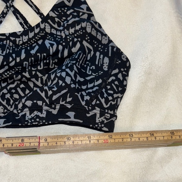 Victoria's Secret Black and White Geometric Bra - Picture 3 of 4